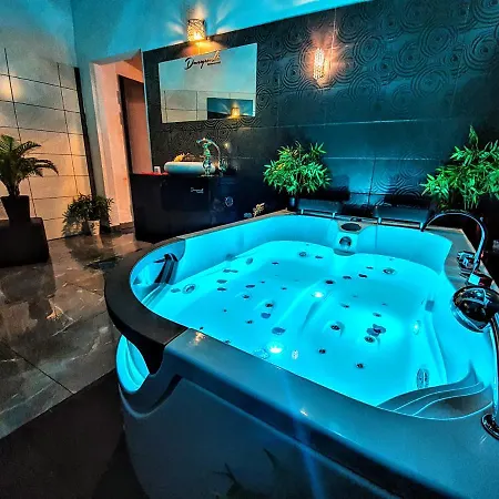Z Jacuzzi Apartament