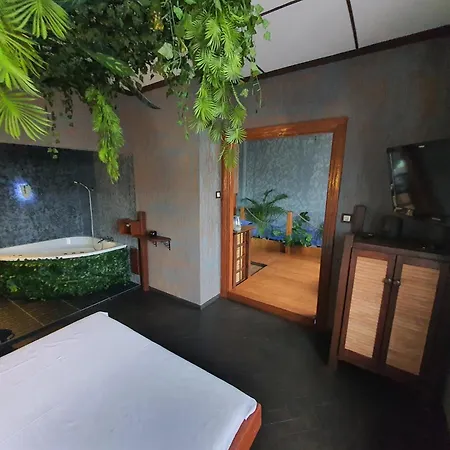 Z Jacuzzi Lägenhet *